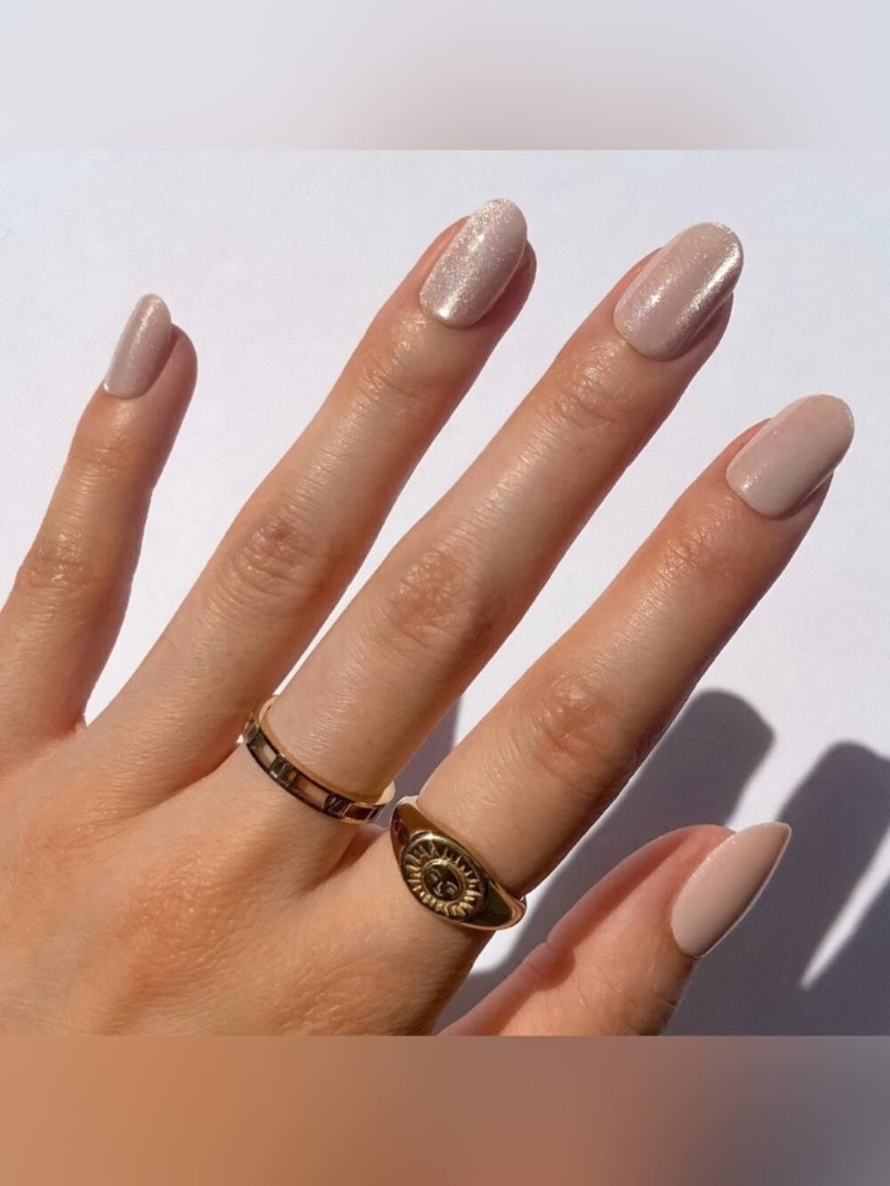 Glamnetic Short Round Nude Pearl Shimmer Glue On Nails
